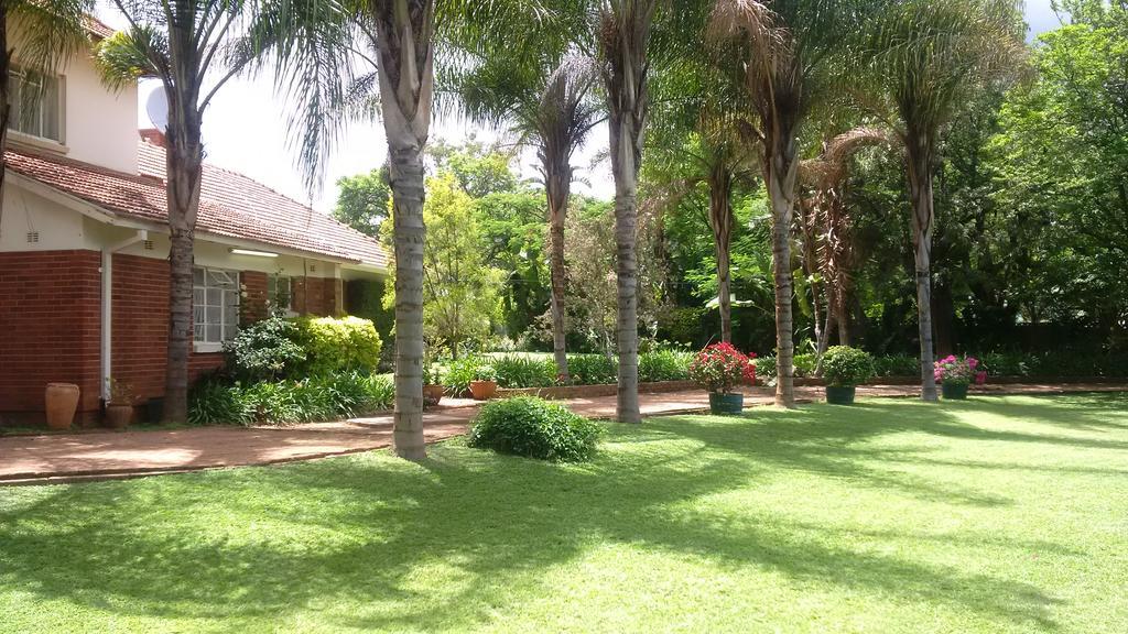 Hillside Manor Hotell Bulawayo Exteriör bild