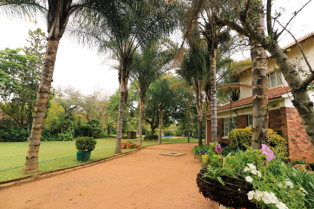 Hillside Manor Hotell Bulawayo Exteriör bild
