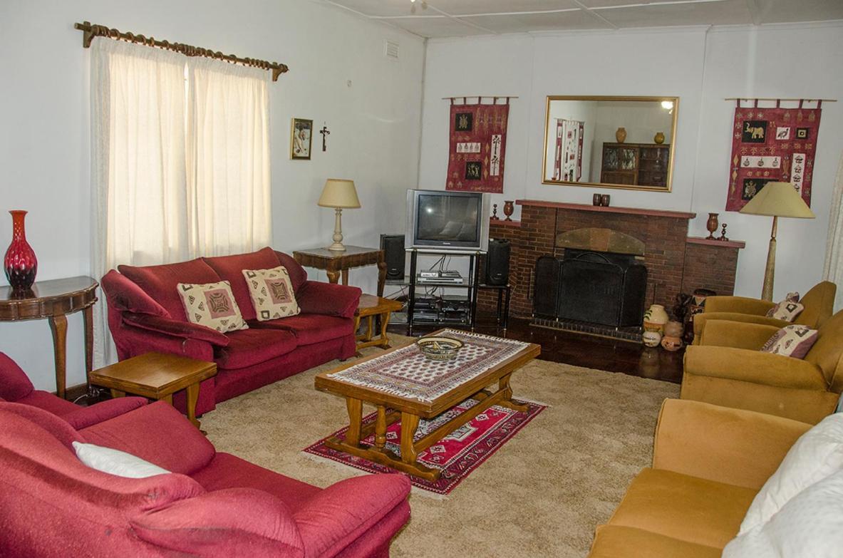 Hillside Manor Hotell Bulawayo Exteriör bild